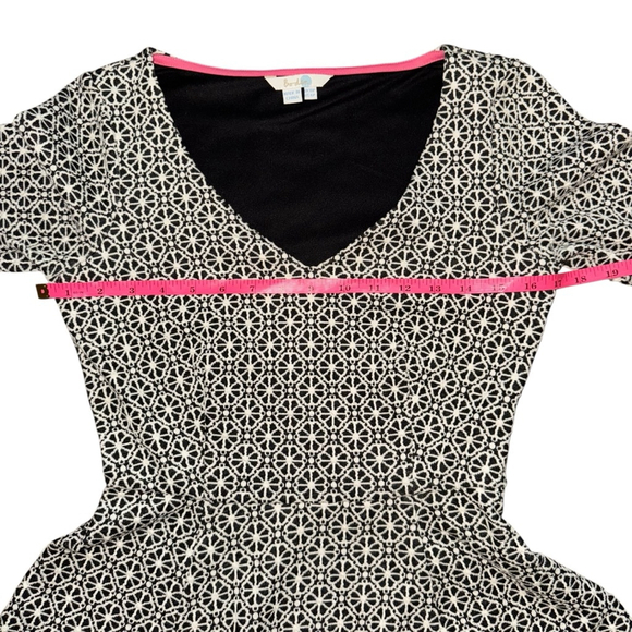 Boden Jacquarf Dress Size 6 Petite Black and White Patterned V-Neck 3/4 sleevel - Picture 7 of 10